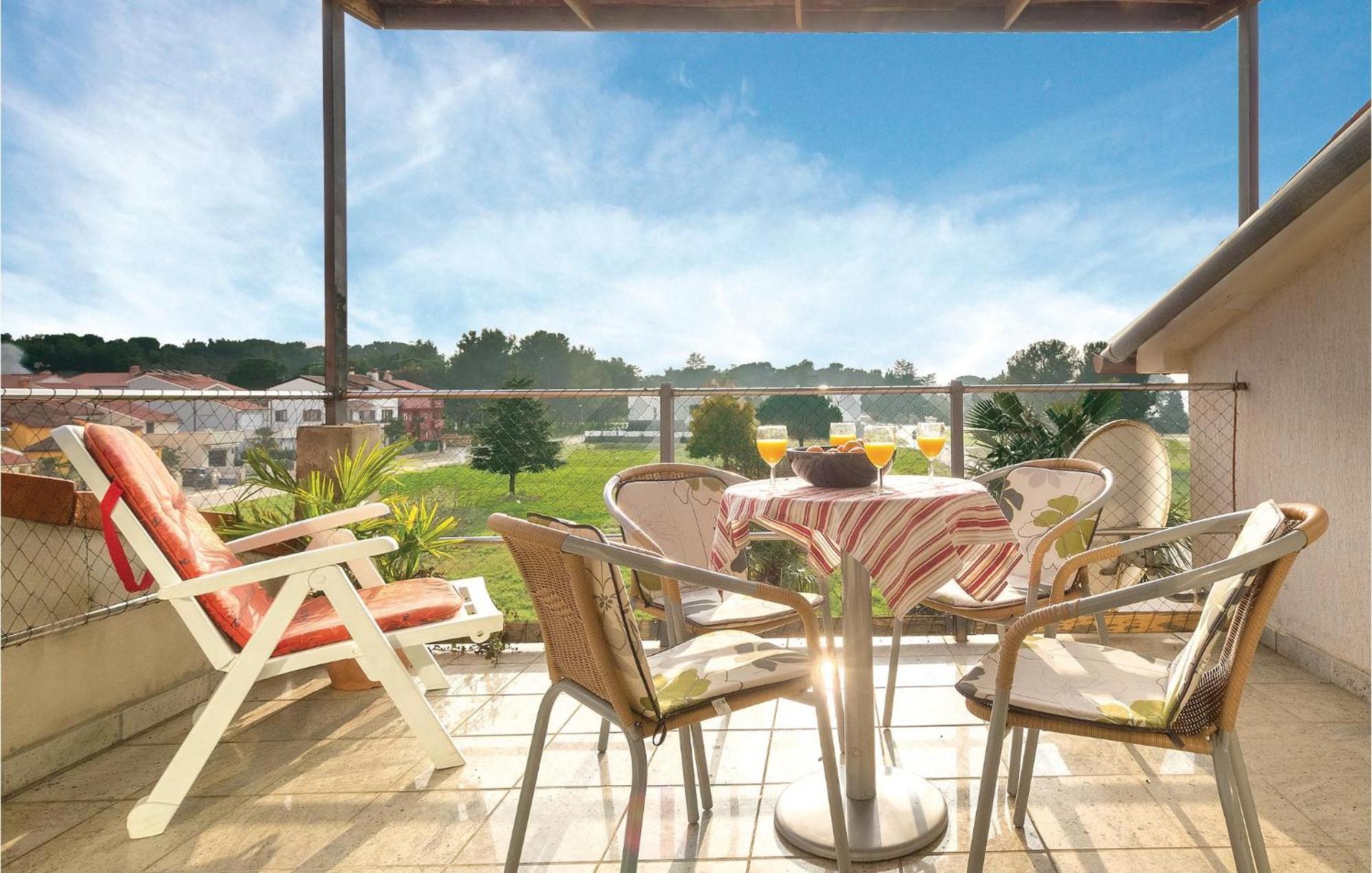 Lovely Apartment In Fazana With House Sea View Ngoại thất bức ảnh
